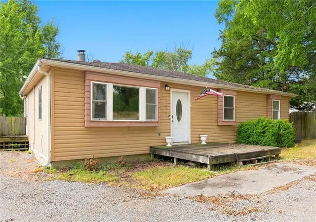 Photo 3 of Single family home for sale at 209 Main St, Bucyrus, KS 66013 | MLS# 2638048 | Listing updated on 2026-09-18