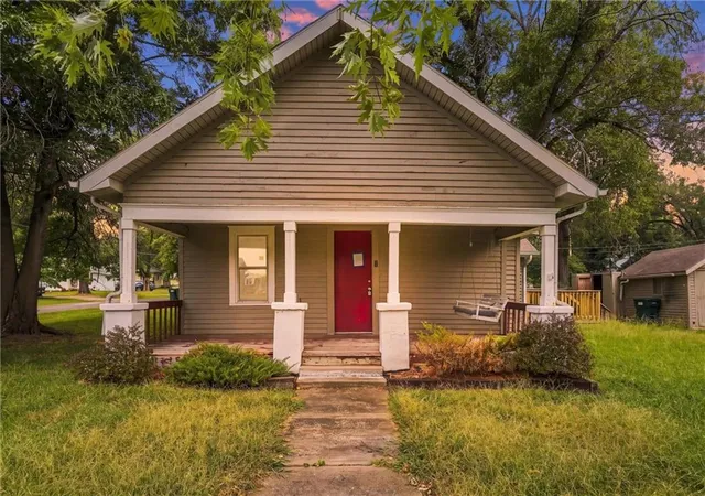 1st image of 306 W Walnut St, Archie, MO 64725 | MLS# 2638049