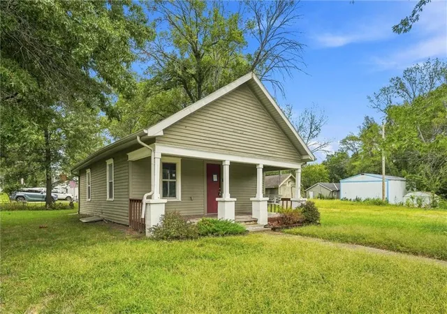 2nd image of 306 W Walnut St, Archie, MO 64725 | MLS# 2638049