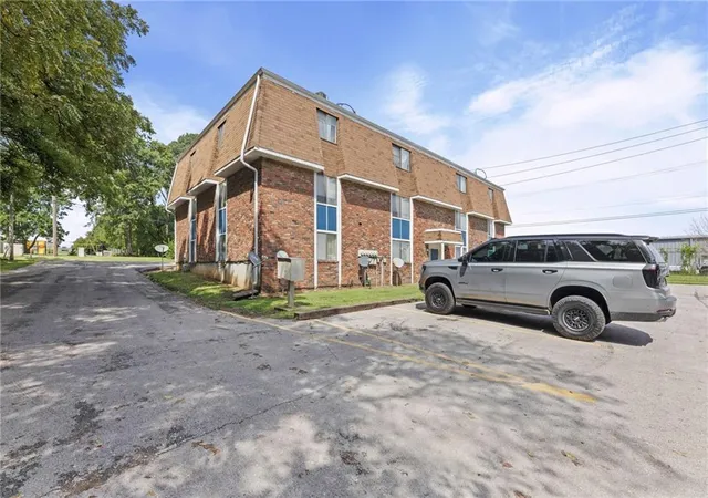 Photo 3 of House for sale at 1507 High Grv Rd, Grandview, MO 64030 | MLS# 2638050 | Listing updated on 2026-09-25