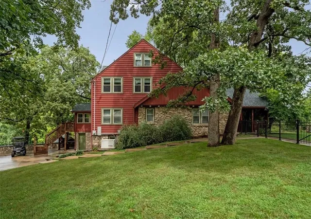 2nd image of 1 Anchor Dr, Lake Tapawingo, MO 64015 | MLS# 2638051