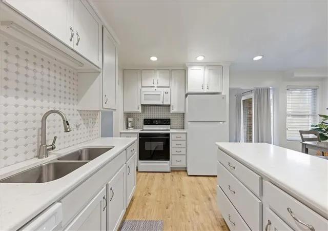 1st image of 10124 W 96th St #A, Overland Park, KS 66212 | MLS# 2638057