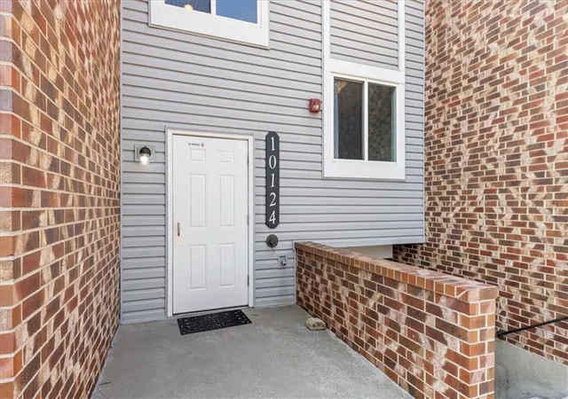 2nd image of 10124 W 96th St #A, Overland Park, KS 66212 | MLS# 2638057