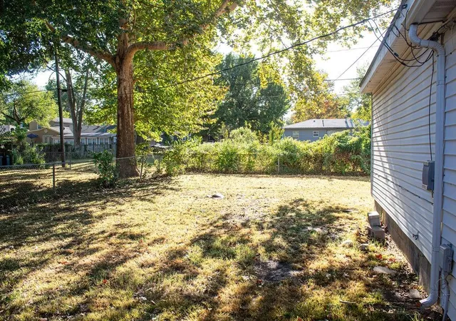 29th image of 103 Warwick Rd, Coffeyville, KS 67337 | MLS# 2638058