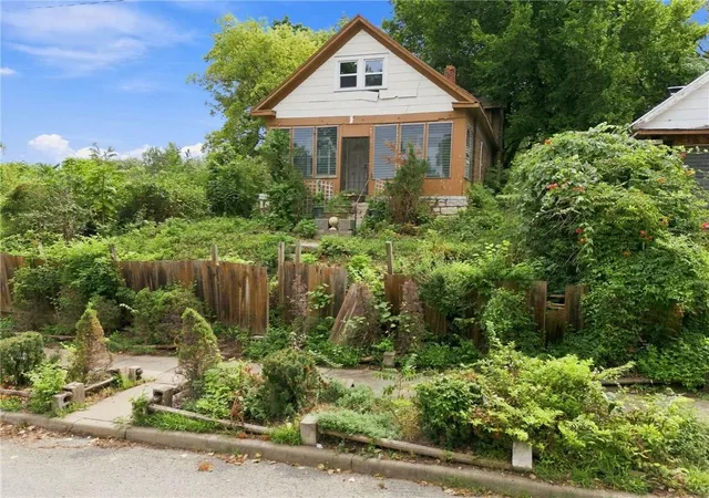 28th image of 3003 Jarboe St, Kansas City, MO 64108 | MLS# 2638061