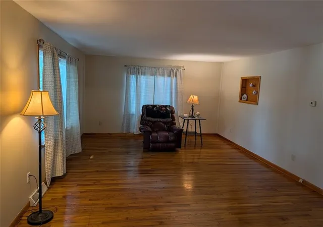 Photo 4 of Single family home for sale at 618 N Cherry St, Cameron, MO 64429 | MLS# 2638062 | Listing updated on 2026-10-01