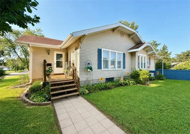 1st image of 604 S Mulberry St, Maryville, MO 64468 | MLS# 2638065