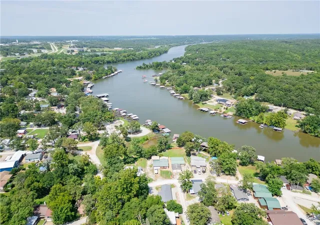 35th image of 31569 Spring Ave, Warsaw, MO 65355 | MLS# 2638067