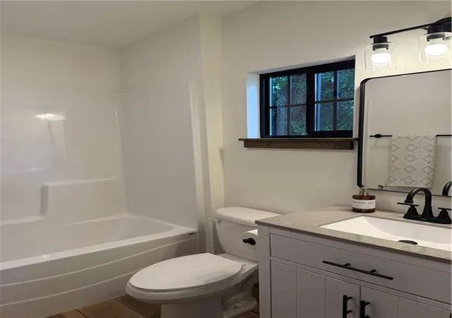 11th image of 412 Michigan St, Lawrence, KS 66044 | MLS# 2638080