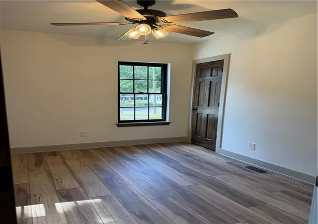 Photo 4 of Sale Pending at 412 Michigan St, Lawrence, KS 66044 | MLS# 2638080 | Listing updated on 2026-09-19