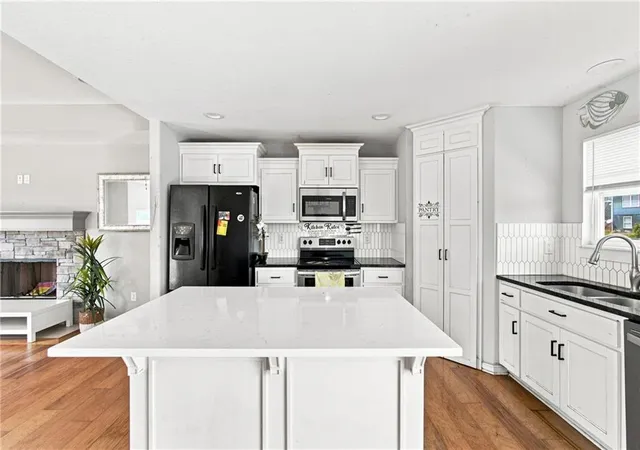 Photo 3 of Single family home for sale at 20124 W 221st St, Spring Hill, KS 66083 | MLS# 2638083 | Listing updated on 2026-10-06