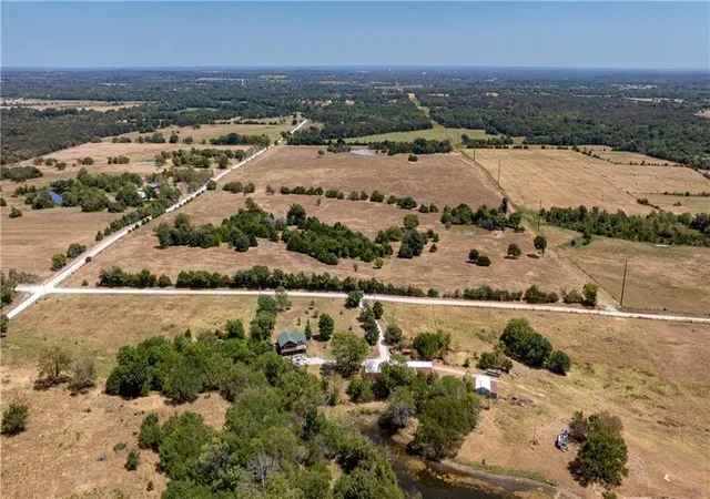 28th image of 3500 Rd, Coffeyville, KS 67337 | MLS# 2638092