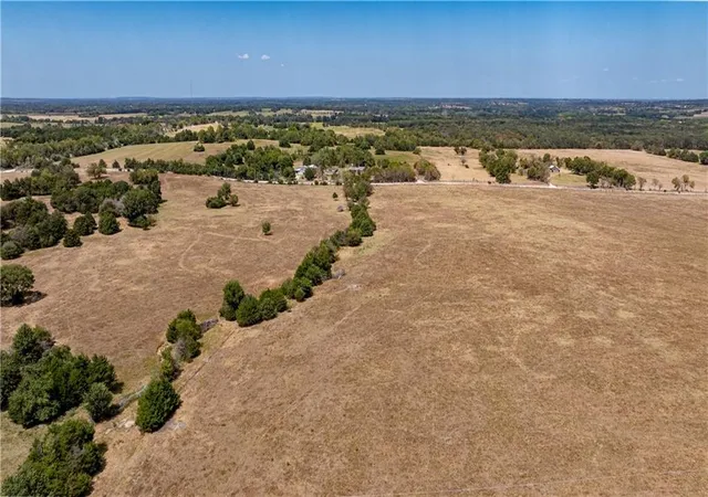 5th image of 3500 Rd, Coffeyville, KS 67337 | MLS# 2638092