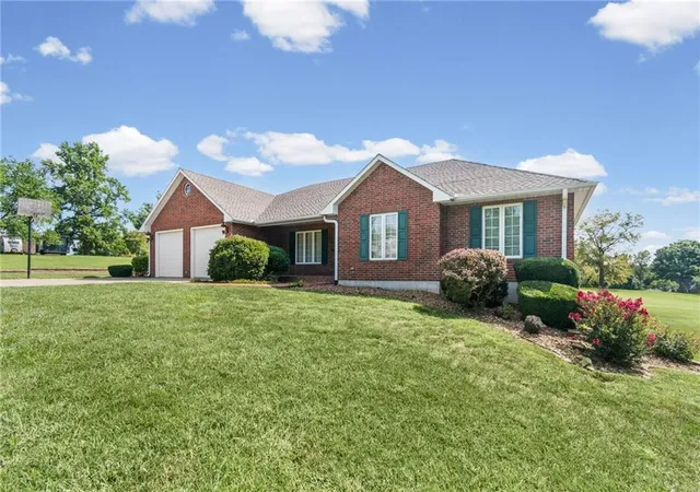 Photo 5 of Single family home for sale at 111 Walnut Dr, Carrollton, MO 64633 | MLS# 2638093 | Listing updated on 2026-08-22
