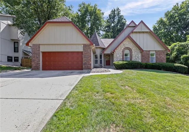 Photo 2 of Single family home for sale at 6209 Nw 77th St, Kansas City, MO 64151 | MLS# 2638097 | Listing updated on 2026-09-05