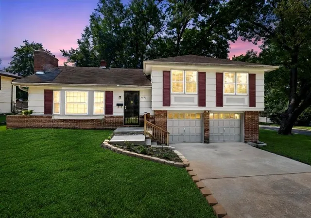 Photo 2 of Single family home for sale at 9503 E 80th Ter, Raytown, MO 64138 | MLS# 2638104 | Listing updated on 2026-09-05