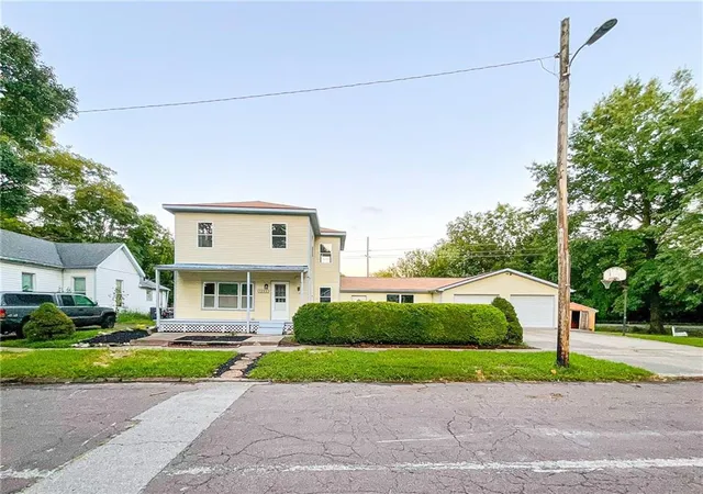 Photo 1 of Single family home for sale at 1203 S Massachusetts Ave, Sedalia, MO 65301 | MLS# 2638110 | Listing updated on 2026-09-23