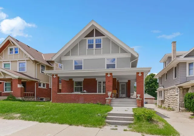 1st image of 3128 Sw Summit Trafficway, Kansas City, MO 64111 | MLS# 2638111