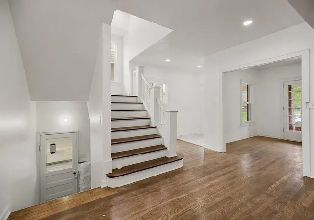 Photo 2 of Single family home for sale at 3128 Sw Summit Trafficway, Kansas City, MO 64111 | MLS# 2638111 | Listing updated on 2026-09-16