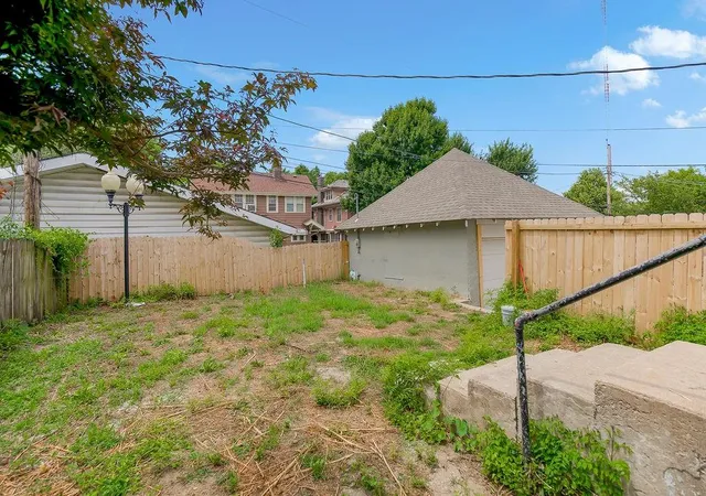 22nd image of 3128 Sw Summit Trafficway, Kansas City, MO 64111 | MLS# 2638111