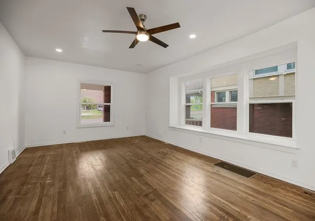 3rd image of 3128 Sw Summit Trafficway, Kansas City, MO 64111 | MLS# 2638111