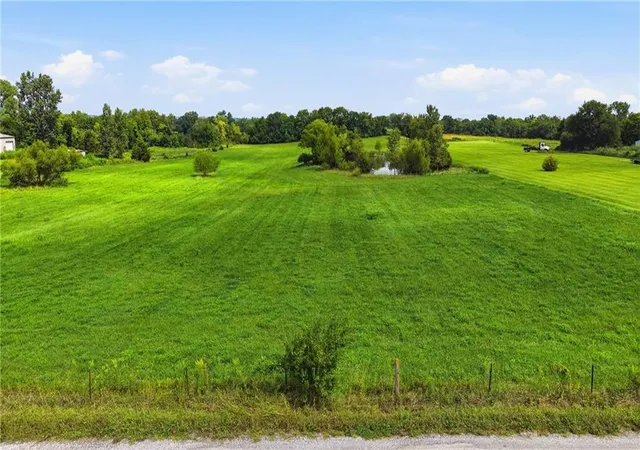 1st image of 1120 Ne 1st St, Oak Grove, MO 64075 | MLS# 2638115