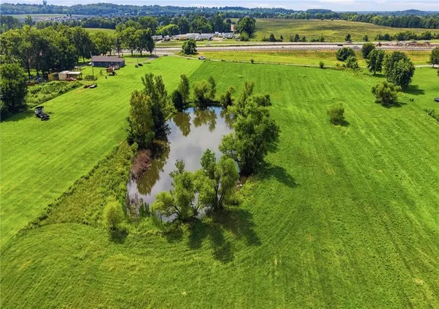 4th image of 1120 Ne 1St St, Oak Grove, MO 64075 | MLS# 2638115