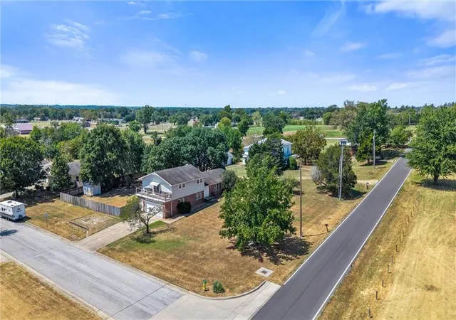 1st image of 1901 Stark St, Coffeyville, KS 67333 | MLS# 2638122