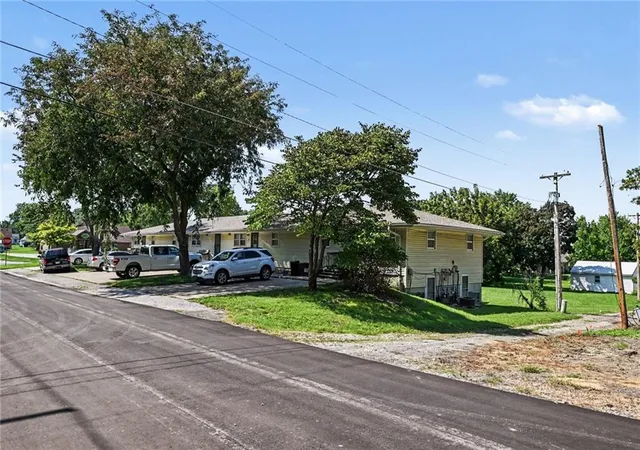 Photo 3 of Sale Pending at 115 W Orchard St, Odessa, MO 64076 | MLS# 2638130 | Listing updated on 2026-10-08