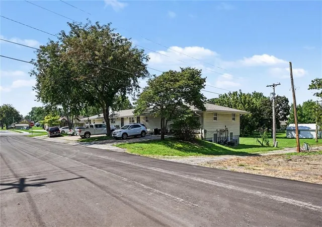 Photo 4 of Sale Pending at 115 W Orchard St, Odessa, MO 64076 | MLS# 2638130 | Listing updated on 2026-10-08