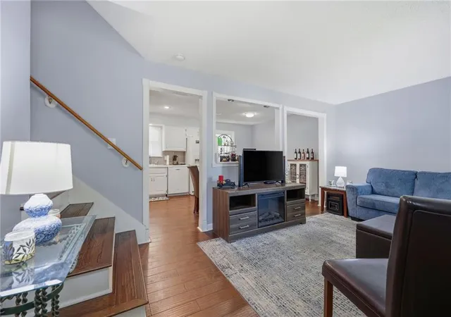 Photo 3 of Sale Pending at 2033 E Wyandotte St, Olathe, KS 66062 | MLS# 2638131 | Listing updated on 2026-08-29