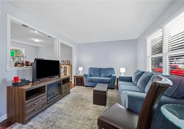 Photo 4 of Sale Pending at 2033 E Wyandotte St, Olathe, KS 66062 | MLS# 2638131 | Listing updated on 2026-08-29