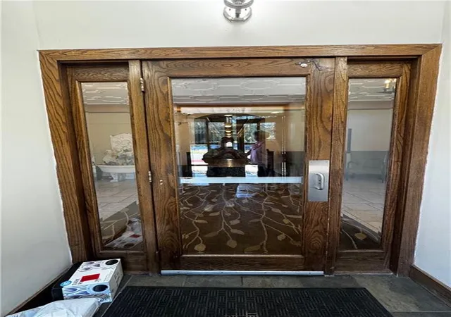 Photo 3 of Condo for sale at 323 E Emanuel Cleaver Ii Blvd #3E, Kansas City, MO 64112 | MLS# 2638139 | Listing updated on 2026-09-04
