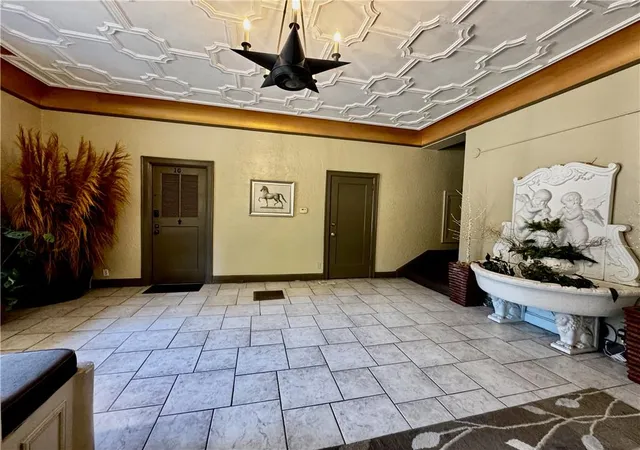 Photo 3 of Condo for sale at 323 E Emanuel Cleaver Ii Blvd #3E, Kansas City, MO 64112 | MLS# 2638139 | Listing updated on 2026-09-19