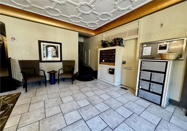Photo 4 of Condo for sale at 323 E Emanuel Cleaver Ii Blvd #3E, Kansas City, MO 64112 | MLS# 2638139 | Listing updated on 2026-09-19