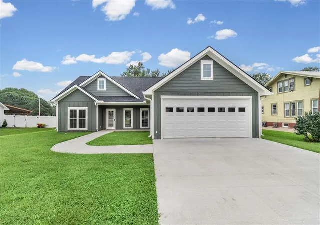 Photo 1 of Single family home for sale at 102 E 4th St, Norborne, MO 64668 | MLS# 2638141 | Listing updated on 2026-08-22