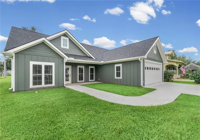 Photo 3 of Single family home for sale at 102 E 4Th St, Norborne, MO 64668 | MLS# 2638141 | Listing updated on 2026-08-22