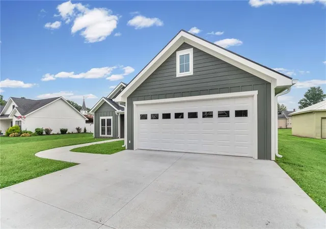 Photo 5 of Single family home for sale at 102 E 4Th St, Norborne, MO 64668 | MLS# 2638141 | Listing updated on 2026-08-22
