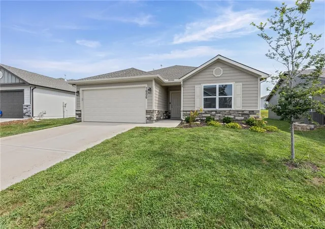36th image of 1606 Maci St, Belton, MO 64012 | MLS# 2638152