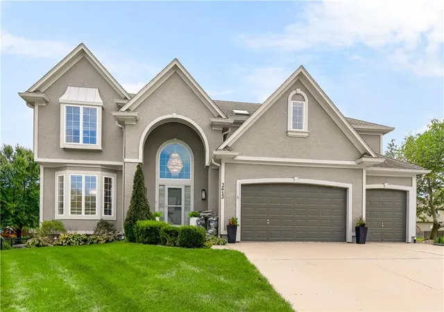 Photo 3 of Single family home for sale at 2413 Sw Regency Dr, Lee's Summit, MO 64082 | MLS# 2638153 | Listing updated on 2026-10-08