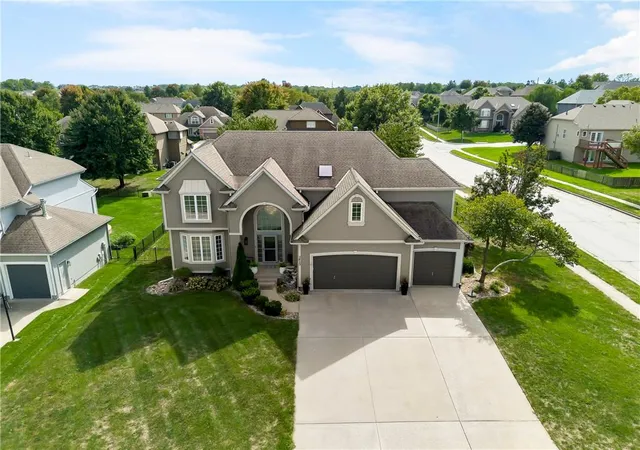 Photo 2 of Single family home for sale at 2413 Sw Regency Dr, Lee's Summit, MO 64082 | MLS# 2638153 | Listing updated on 2026-10-08