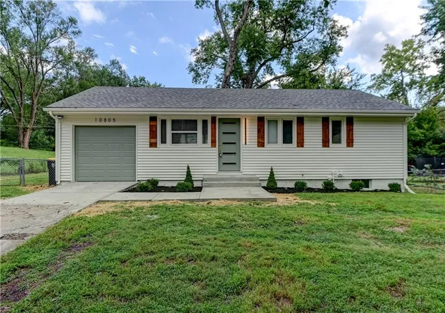 1st image of 10805 E 49th St, Kansas City, MO 64133 | MLS# 2638155