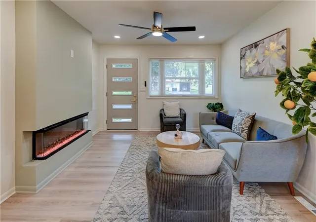 Photo 3 of Sale Pending at 10805 E 49th St, Kansas City, MO 64133 | MLS# 2638155 | Listing updated on 2026-08-29