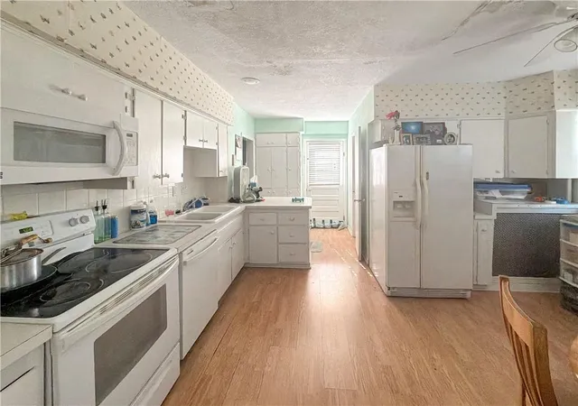 2nd image of 109 N 10th St, Atchison, KS 66002 | MLS# 2638160