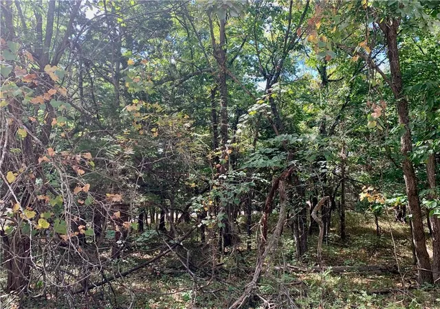 1st image of 9 Enchanted Ln, Linn Valley, KS 66040 | MLS# 2638162