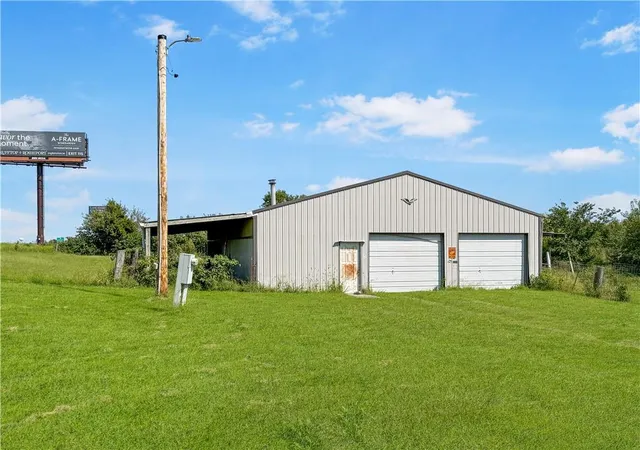 Photo 3 of Sale Pending at 18696 Old Hwy 40, Higginsville, MO 64037 | MLS# 2638164 | Listing updated on 2026-10-19