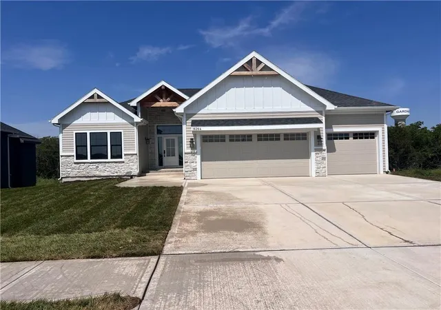 1st image of 16264 Baxter St, Gardner, KS 66030 | MLS# 2638165