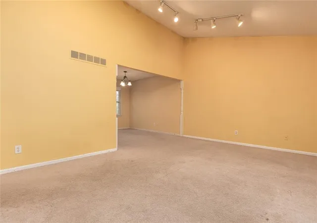 Photo 4 of Single family home for sale at 5822 Nw Aspen Ln, Kansas City, MO 64152 | MLS# 2638168 | Listing updated on 2026-09-22