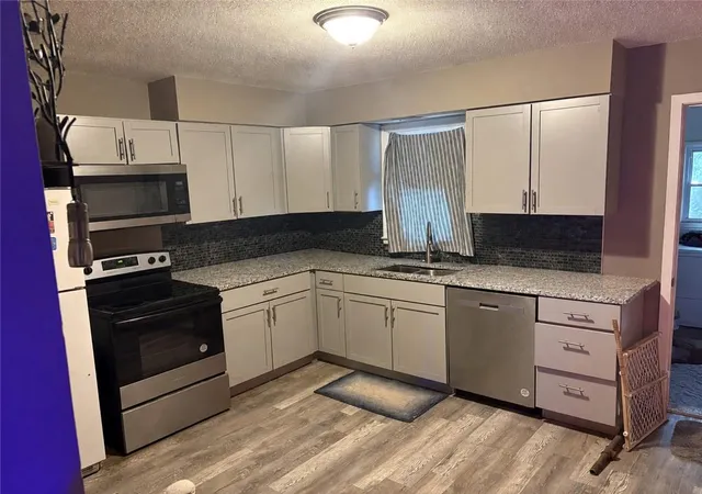 5th image of 205 N Mahaffie St, Olathe, KS 66061 | MLS# 2638174