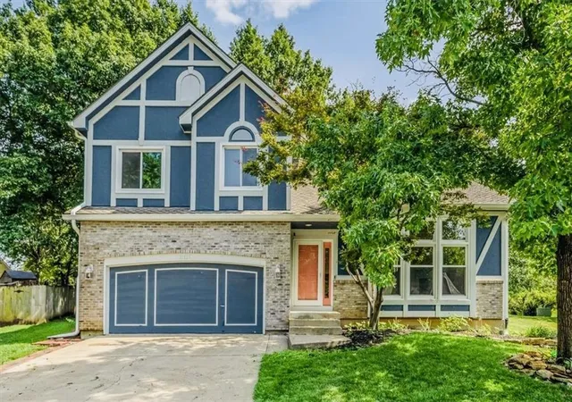 1st image of 11425 Northwood Cir, Olathe, KS 66061 | MLS# 2638177